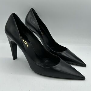 Prada Triangle Show Pointed Toe Pump Heels Black Size 39.5 EU / 9.5 US NWOB